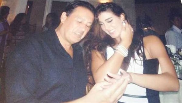 قدرت تطعن أبوها في ضهره.. والد ياسمين صبري ينشر صورًا من خطوبتها السابقة | شاهد