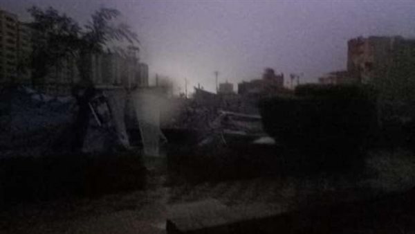 لدغات عقارب وانهيار جزئي لبعض المنازل..أسوان تحت حصار الأمطار والسيول والأرصاد تحذر | شاهد