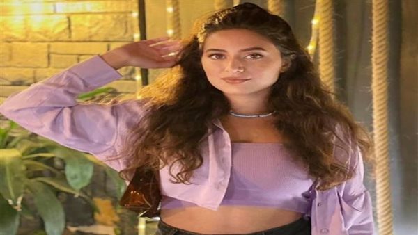 أزالت المكياج على الهواء..ملكة جمال مصر 2021 تقبل تحدي الجمال الطبيعي | فيديو