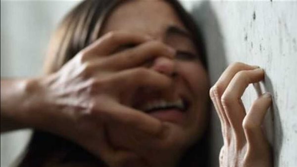 أكثر حادثة مأساوية.. فتاة تتهم 400 رجل باغتصابها