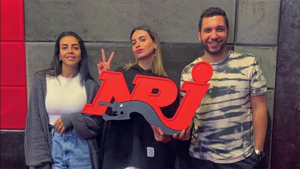 رقبتك طويلة زي الفراعنة.. نور قدري تكشف كواليس أول لقاء مع الزعيم عادل إمام 