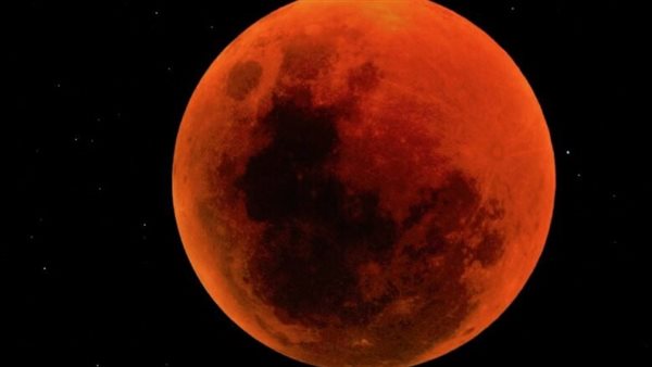 هذا موقف مصر منه.. القمر على موعد مع أطول خسوف جزئي خلال ساعات