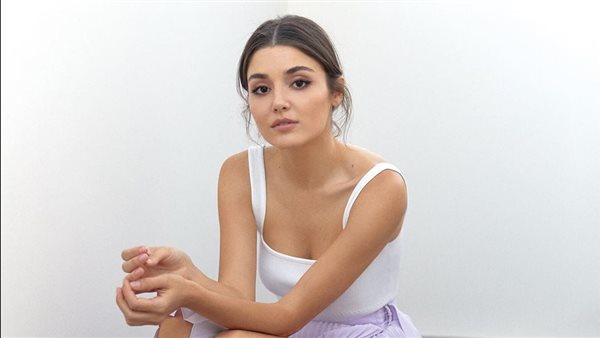 علاقة حميمة وفيديو فاضح.. تفاصيل أزمة النجمة هاندا ارتشيل بعد تصدرها التريند |شاهد