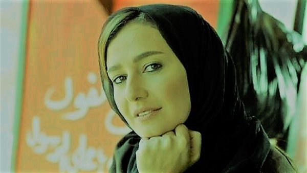 «نسخة منها».. ظهور لنادر لـ مايا شقيقة حلا شيحة | فيديو