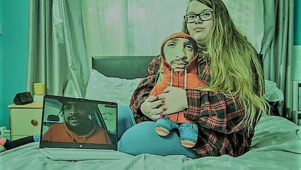 عبر تطبيق زووم.. شاب وفتاة يتزوجان افتراضيا بعد فشل محاولات اللقاء | شاهد