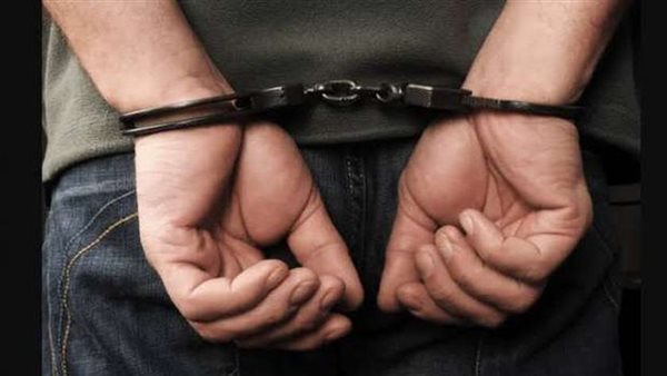 عندي 5 عيال.. اعترافات صادمة لأب عرض ابنه الرضيع للبيع على فيس بوك 