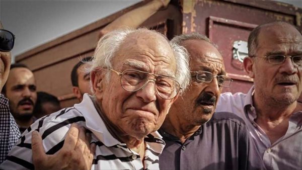 يعيش أكبر مأساة في حياته.. تفاصيل صادمة عن رفع قضية حجر على الفنان القدير رشوان توفيق