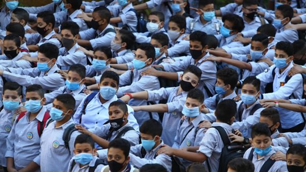 بسبب متحور كورونا الجديد..التعليم تكشف حقيقة تعطيل الدراسة 