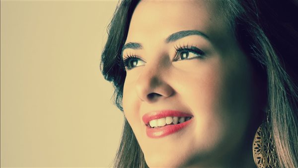 «ضحكت وبكيت».. دنيا سمير غانم ترد على نيللي بشأن حديثها عن والدها | شاهد