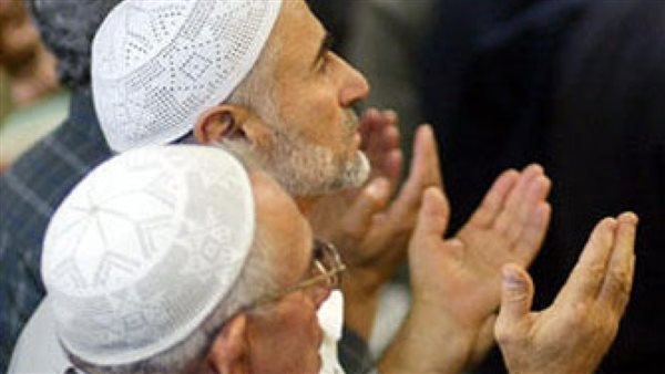  يُكتب لك به 100 ألف حسنة.. داعية يوضح فضل دعاء حال ترديده | فيديو