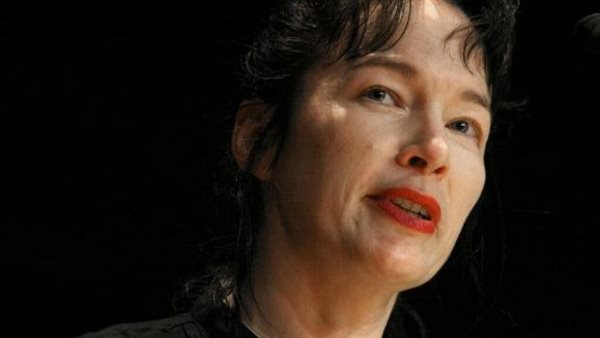  رد مثير من الضحية..أليس سيبولد تعتذر لرجل سجنته 16 عاما بعد اتهامه بهتك عرضها