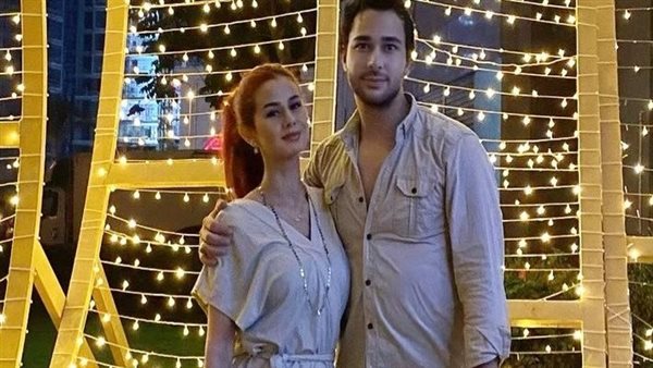 من «هدومنا في غسالة واحدة» لـ «حضنك دفاية الشتا».. زوج منة عرفة يثير السخرية برسالة رومانسية | شاهد