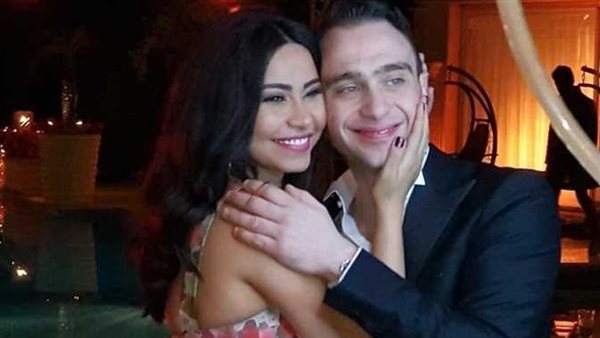 ترفض البكاء.. نضال الأحمدية تكشف تفاصيل مكالمة شيرين عبدالوهاب بعد طلاقها من حسام حبيب | فيديو