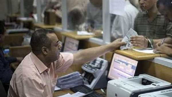 مكافأة شهر من الأجر الثابت.. مزايا جديدة للموظفين بمشروع قانون العمل الجديد