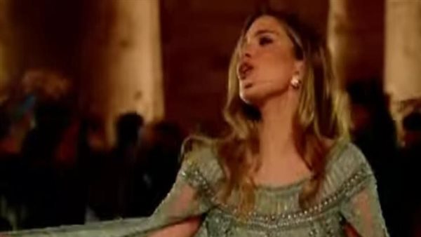 ملاكِمة عانت الفقر.. أسرار في حياة لارا إسكندر مطربة حفل طريق الكباش