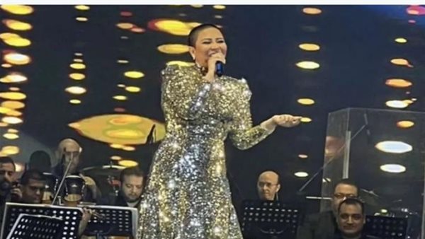 هذا ما قالته له..من هو معجب شيرين عبدالوهاب الذي استقبلته في منزلها؟ | فيديو