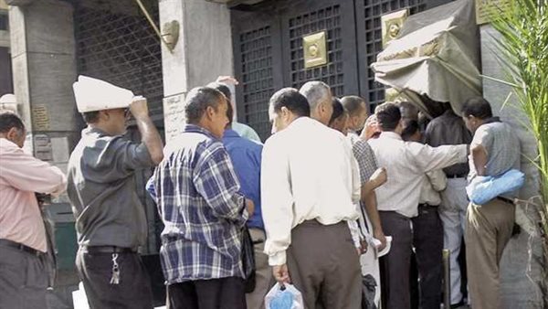 رسالة جديدة للعملاء.. رسوم السحب والاستعلام عن الرصيد في ماكينات الصراف الآلي