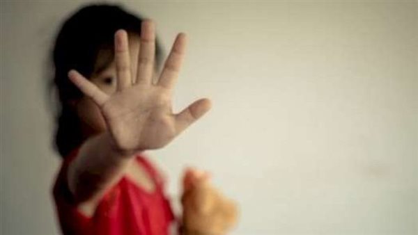 تتبعها لهتك عرضها.. تفاصيل مثيرة في تحرش سائق أوبر بطفلة الشيخ زايد 