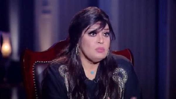 لن تتخيل السبب.. فيفي عبده تكشف سر إخفاء ابنتها عطية الله عن الإعلام | فيديو