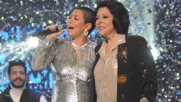 مبلغ صادم.. تعرف على سعر فستان شيرين عبدالوهاب مع صاحبة السعادة | شاهد