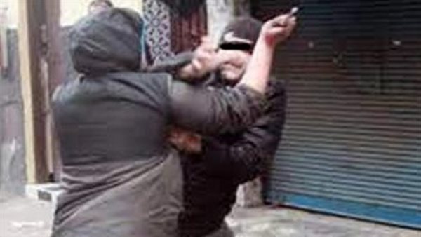 جريمة على باب المسجد.. طعن مؤذن بسبب معاكسة فتاة في الجيزة 