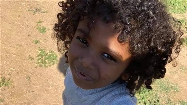 بياكل بإيده الشمال.. تفاصيل صادمة عن فصل طفل من الحضانة بتهمة ازدراء الأديان 