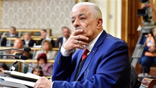 البطريق ليه كام ضافر؟..نائبة تفاجئ طارق شوقي بسؤال من منهج رابعة ابتدائي