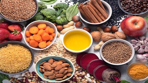 بعضها تتناولها يوميًا دون وعي.. 6 أطعمة تدمر صحة الكبد