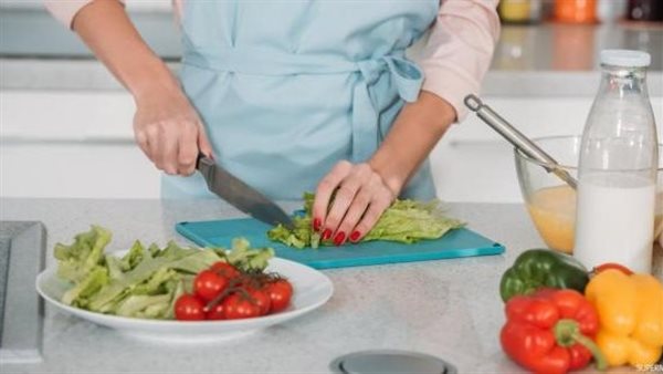 احذري استخدامها بشكل خاطئ.. قنبلة موقوتة في مطبخك تهدد حياة أسرتك