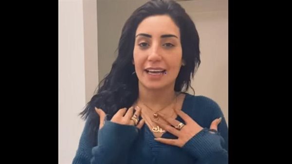 أنا مطربة وبلبس عريان..أول رد من دينا حسين صاحبة فيديو الإساءة لفنانات مصر | شاهد