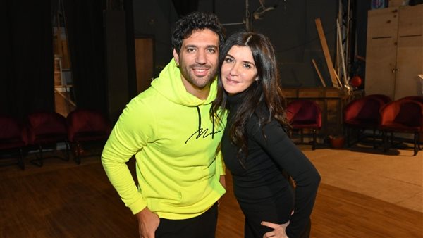 «إيه إللي بتعملوه ده»..هجوم حاد على حسن الرداد وغادة عادل بسبب وصلة رقص | فيديو