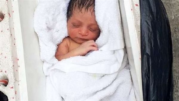 أمه رمته خوفًا من الفضيحة.. القصة الكاملة لإلقاء رضيع عمره يومين أمام عقار بالدقي 