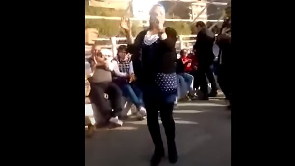 صوروني بدون علمي وسألجأ للقضاء..مدرسة المنصورة تكشف تفاصيل صادمة عن فيديو الرقص الفاضح | شاهد
