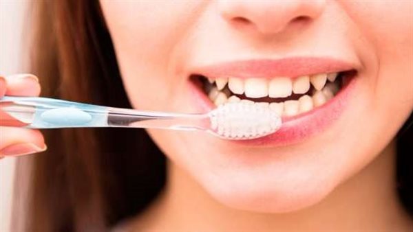 اوعى تعملها.. عادات يومية خاطئة تدمر الأسنان وتسبب التسوس