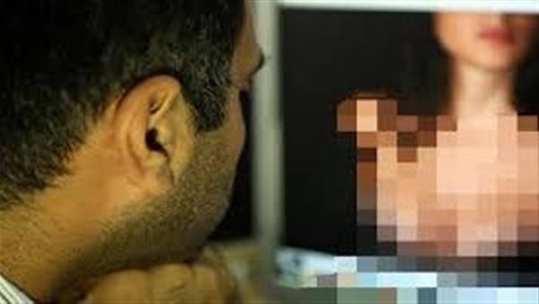 نشر فيديو خاصًا لموظفة وزوجها.. تفاصيل صادمة في اعترافات فني محمول بابتزاز سيدة مصر الجديدة