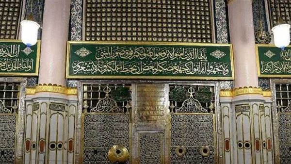 التفاصيل الكاملة..السعودية تصدر قرارًا عاجلًا بشأن قبر الرسول 