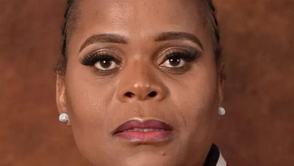 ضمي ساقيك وافتحي كتبك.. تصريح صادم من وزيرة بجنوب إفريقيا موجه للفتيات 