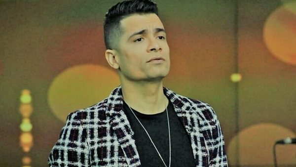 عايز حزمة جرجير وبصل زي بتاع أمي.. حسن شاكوش يفاجئ موظفة فندق بالرياض | فيديو