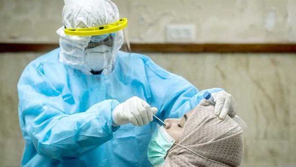 تغيير في نبرات الصوت.. ما هي الأعراض الحديثة للمتحور أوميكرون ؟ | فيديو