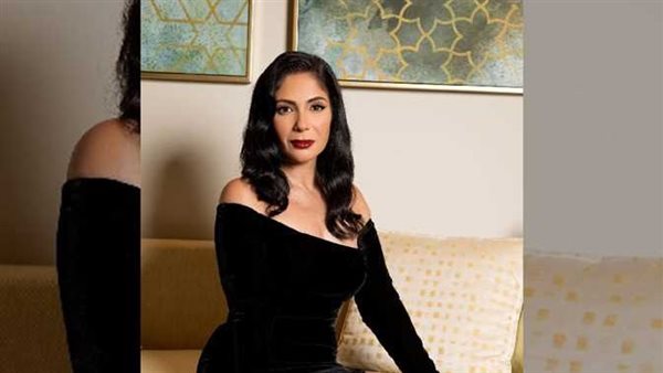 لن تتوقع ما فعلته..تعليق مفاجئ من منى زكي بعد دورها في فيلم أصحاب ولا أعز