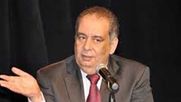 أثار الثيران والأبقار.. تعليق ناري من يوسف زيدان على مشهد الخلع بـ أصحاب ولا أعز 