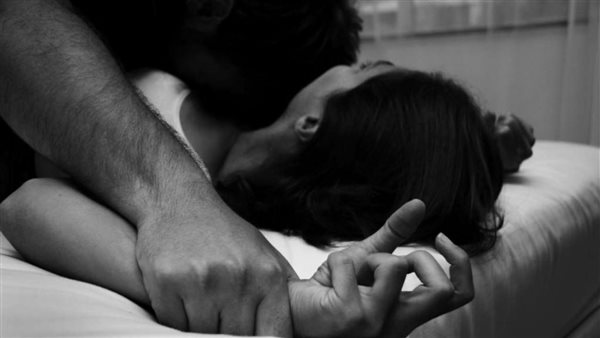  عندها 16 سنة.. حكاية فتاة أقامت علاقة غير شرعية مع طبيب وابتزته بفيديو جنسي