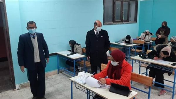 مدير إدارة الصف التعليمية بالجيزة يواصل متابعة امتحانات الفصل الدراسى الأول