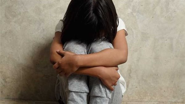 أول ظهور..تفاصيل 60 دقيقة من محاكمة المتهم بخطف وهتك عرض 5 طالبات بالمعادي | شاهد