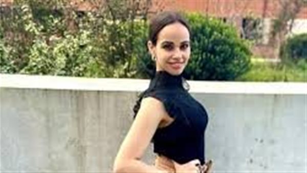 مش هستنى الجواز..ابنة عمرو دياب في إطلالة رومانسية مع خطيبها | شاهد