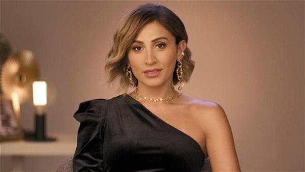 في الطائرة وياسمين رئيس فضحتها.. دينا الشربيني تكشف عن موقف محرج قبل حفل الرياض | فيديو