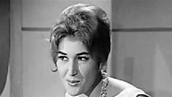 بعد مقاضاته لها.. تعليق مفاجئ من شريفة ماهر على وفاة ابنها