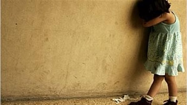 خافوا من الفضيحة..أسرة تتخلص من طفلة بطريقة صادمة بعد تعرضها للاغتصاب