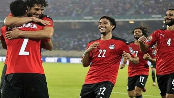 سخر من مكافأة لاعبي المنتخب..فيديو مسرّب لمدرب مصر يثير تفاعلًا واسعًا | شاهد