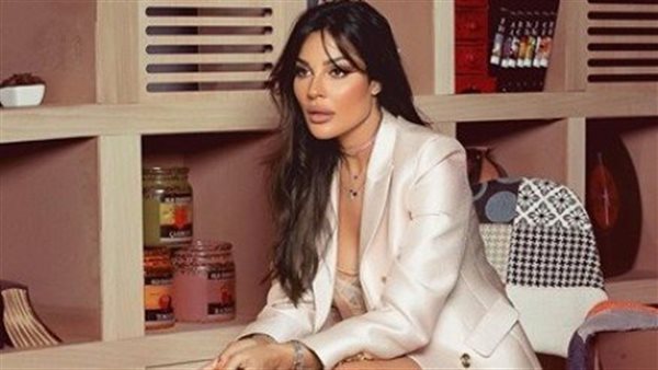 ناس بتشوف المايوه جرأة.. تعليق ناري من نادين نجيم على أزمة فيلم أصحاب ولا أعز | فيديو